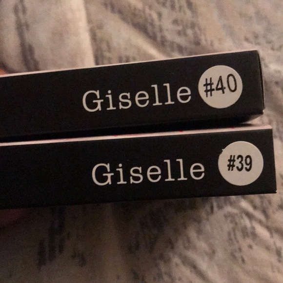 HUDA BEAUTY LASHES - Picture 4 of 4